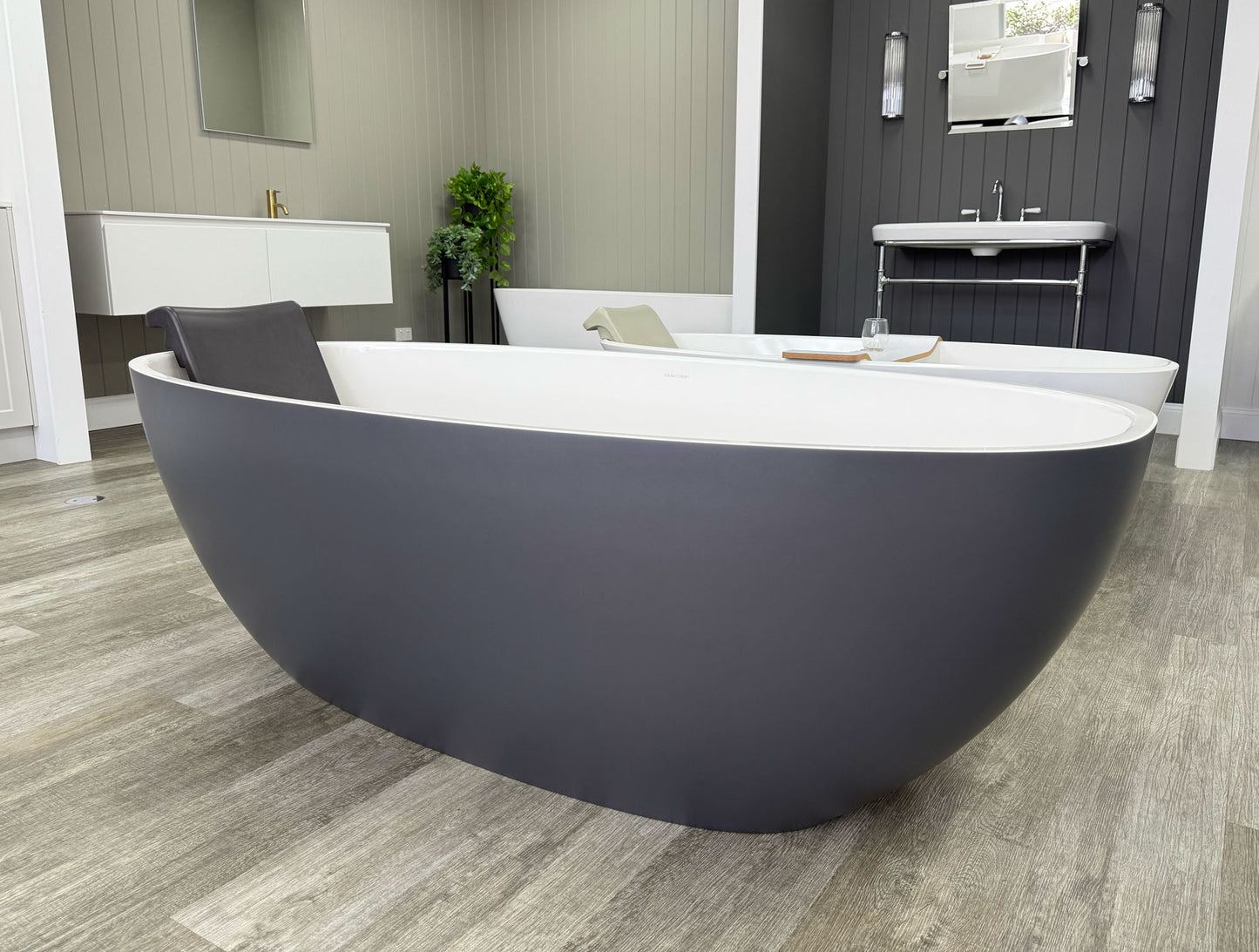 Victoria + Albert Barcelona Classic - Matt Anthracite