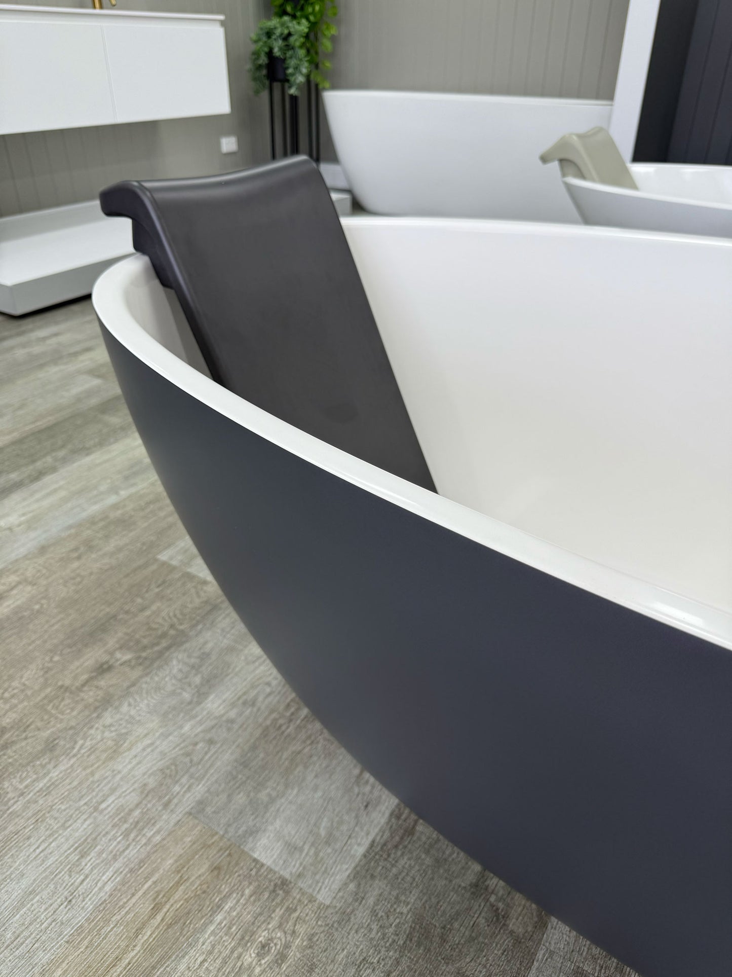 Victoria + Albert Barcelona Classic - Matt Anthracite