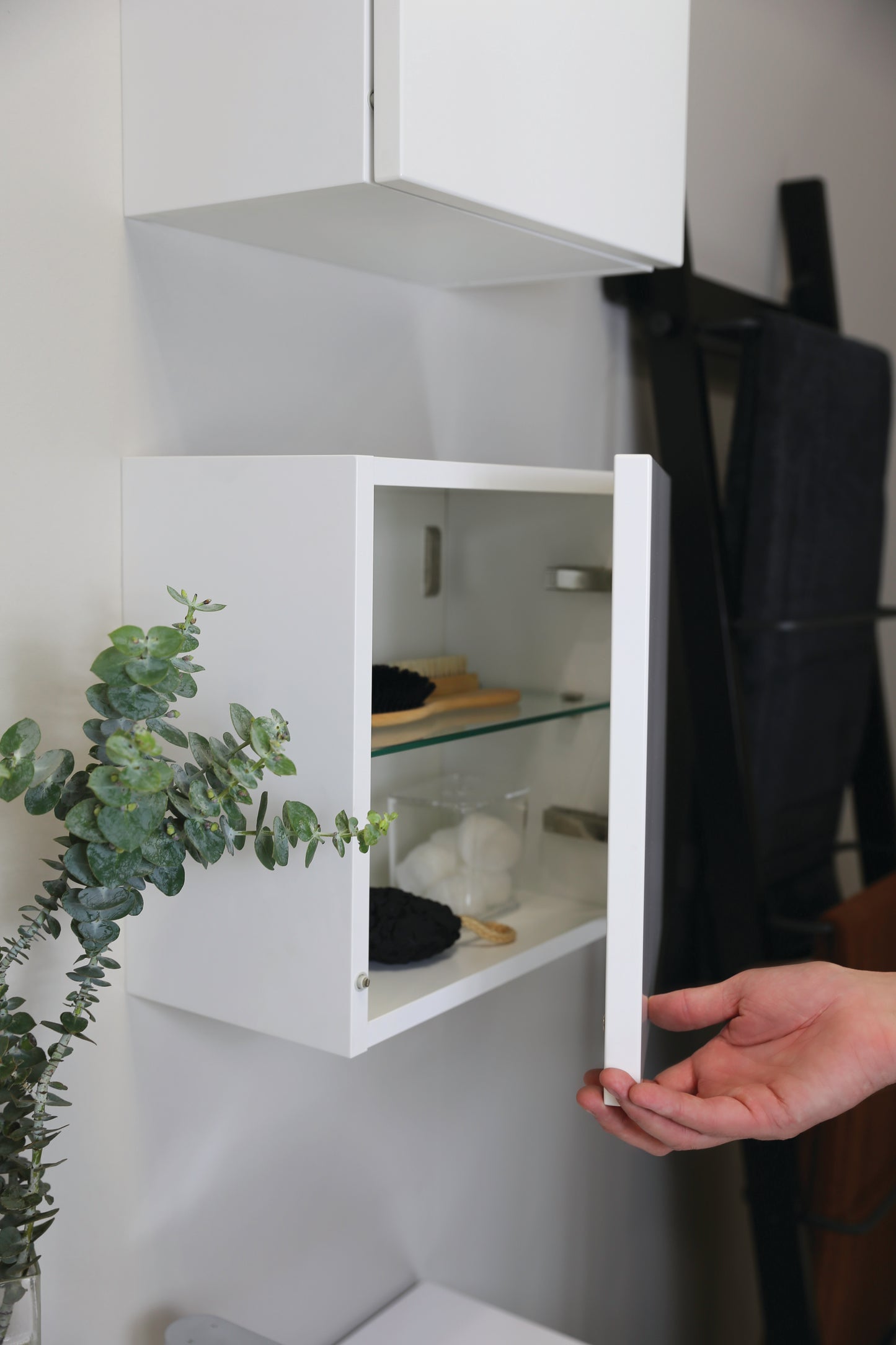 Kokoon Shaving Cabinet