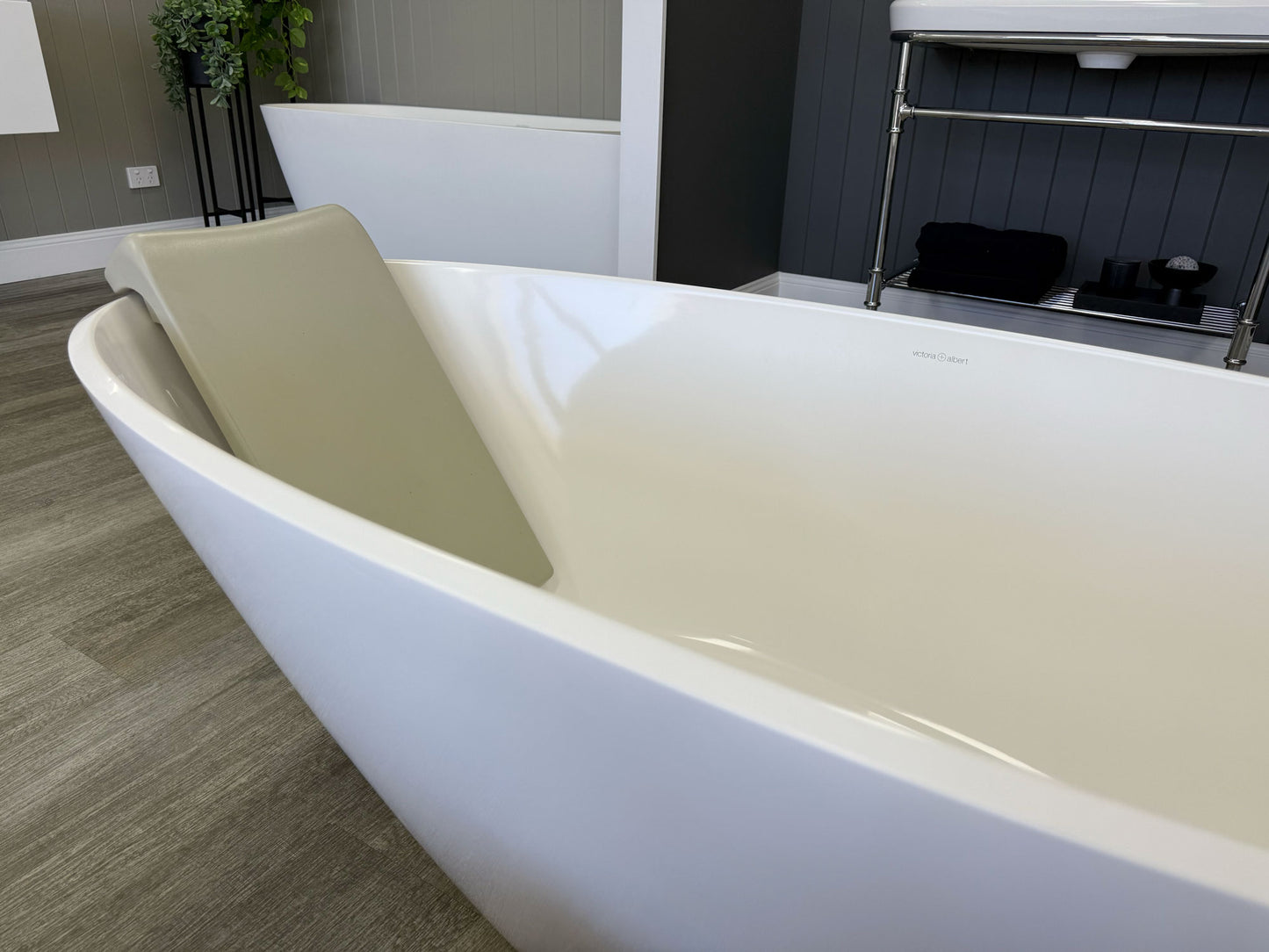 Victoria + Albert Mozzano Bath