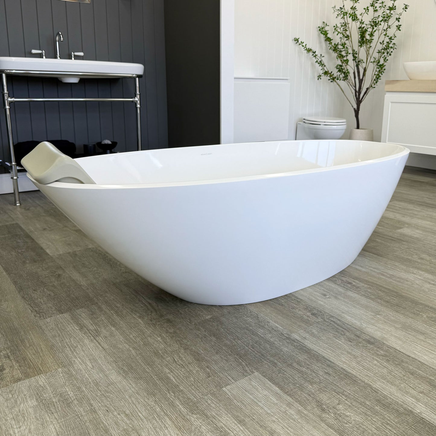 Victoria + Albert Mozzano Bath