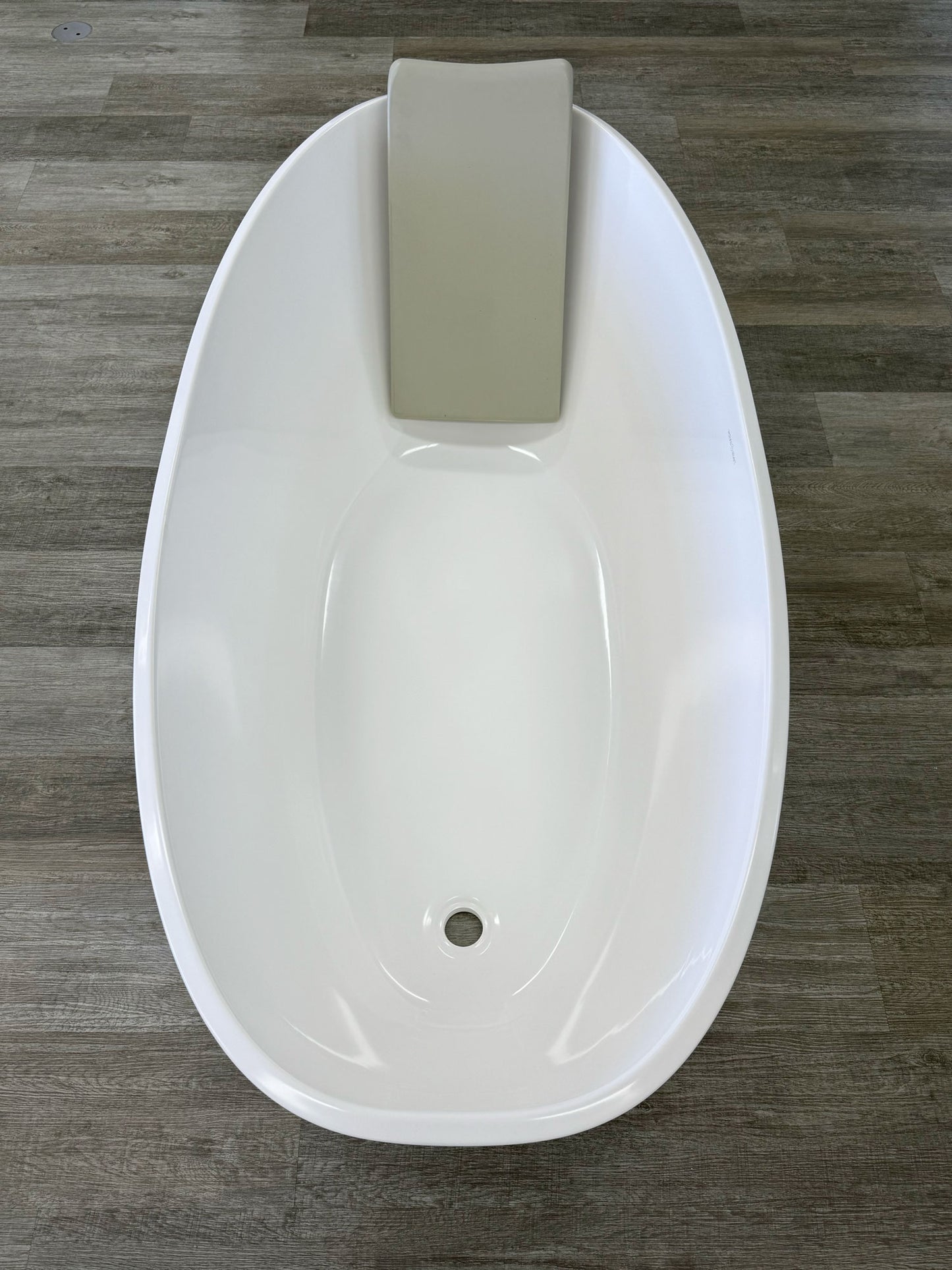 Victoria + Albert Mozzano Bath