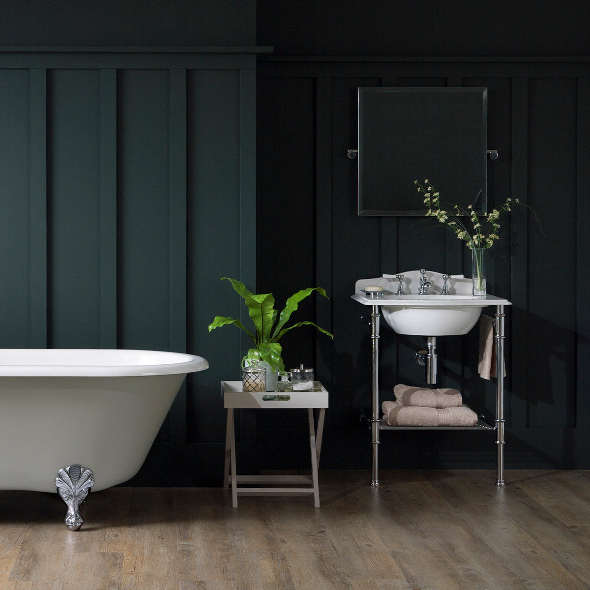 Victoria + Albert Metallo 61 Quartz Washstand